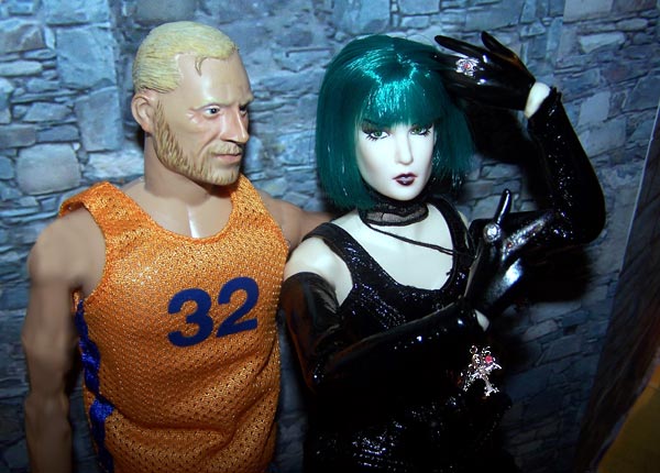 (LOVE the teal hair!)